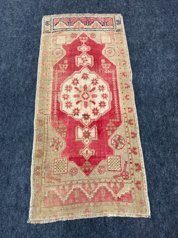 Turkish Yastik Rug  1'9" x  3'8" #23938