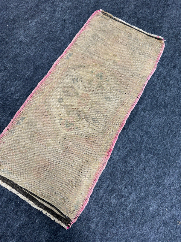 Turkish Yastik Rug  1'5" x  3'2" #23934