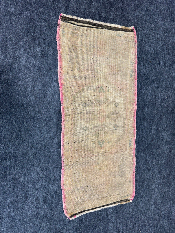 Turkish Yastik Rug  1'5" x  3'2" #23934