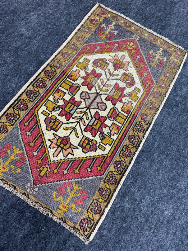 Turkish Yastik Rug  1'9" x  3'1" #23933
