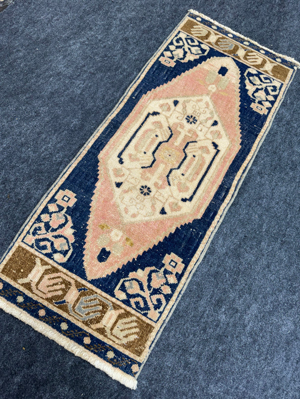 Turkish Yastik Rug  1'6" x  3'7" #23932