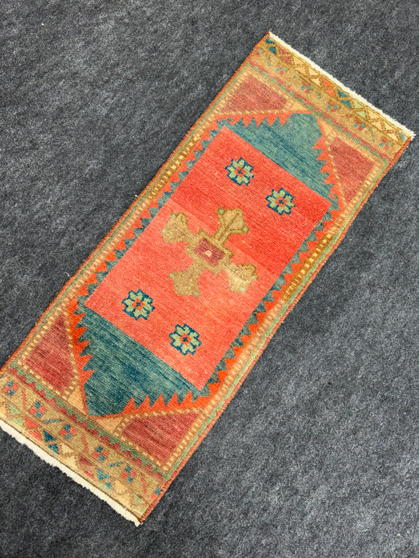 Turkish Yastik Rug  1'2" x  2'10" #23931