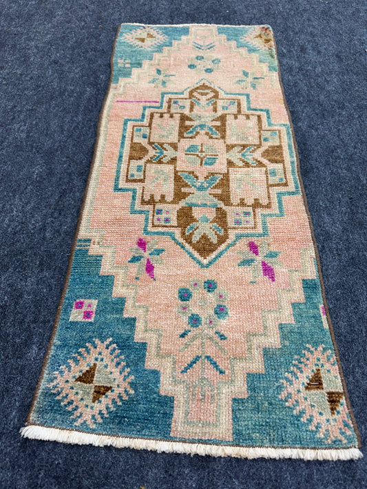 Turkish Yastik Rug  1'4" x  3'3" #23930