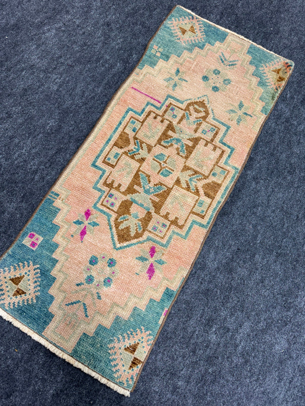 Turkish Yastik Rug  1'4" x  3'3" #23930