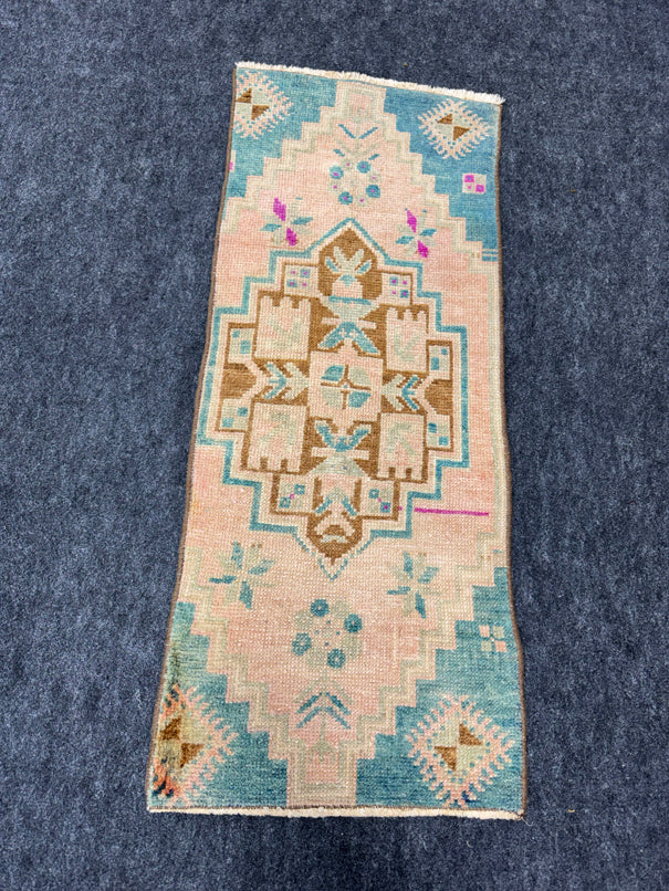 Turkish Yastik Rug  1'4" x  3'3" #23930