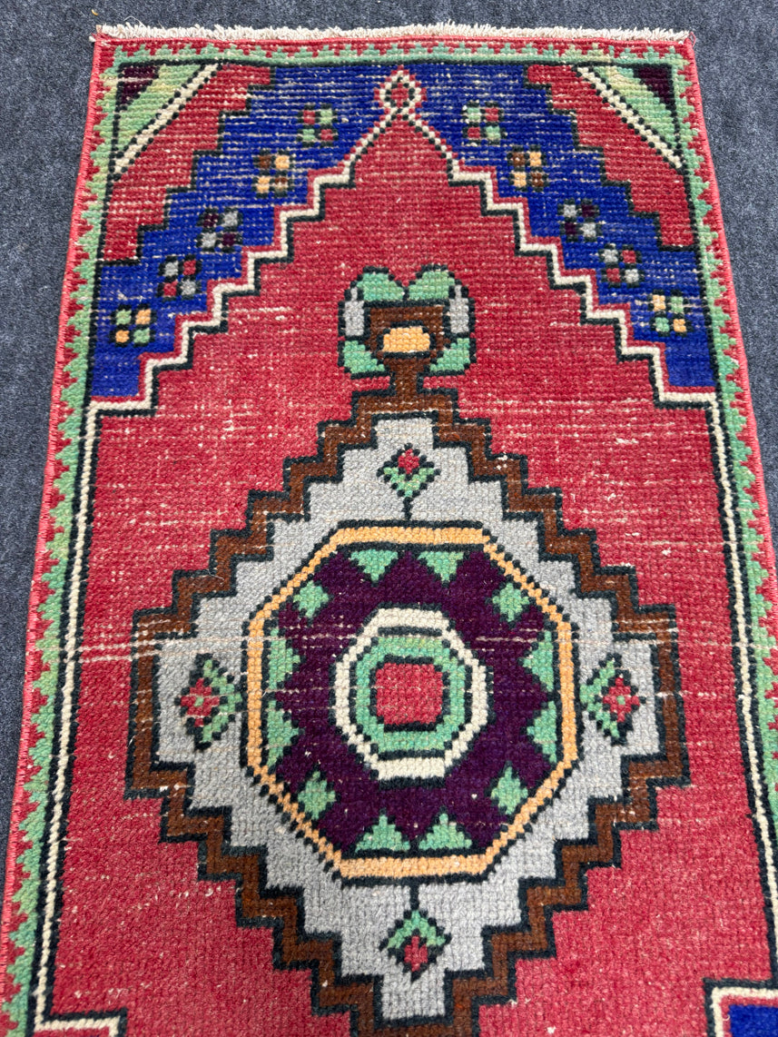 Turkish Yastik Rug  1'8" x  3'4" #23918