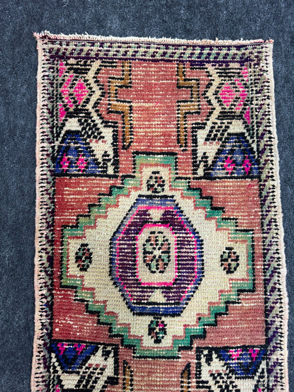 Turkish Yastik Rug  1'7" x  2'11" #23917