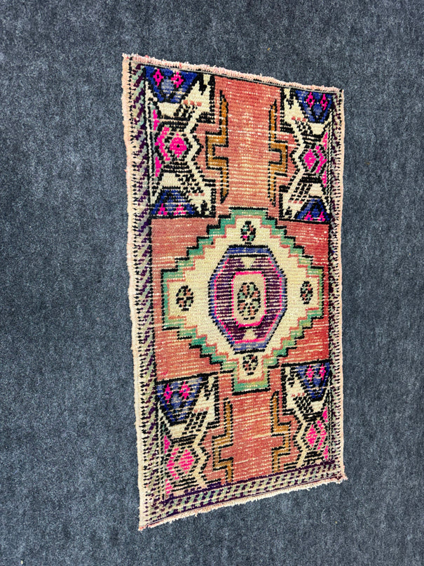 Turkish Yastik Rug  1'7" x  2'11" #23917