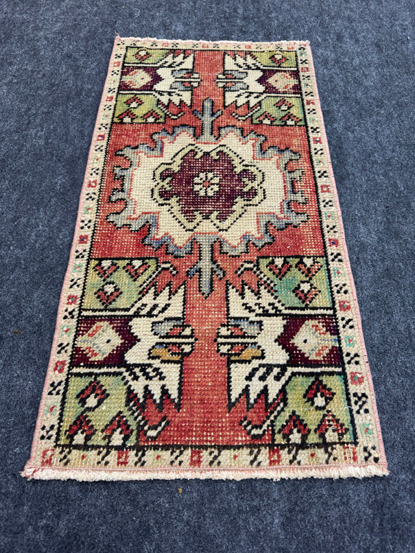Turkish Yastik Rug  1'5" x  2'11" #23916