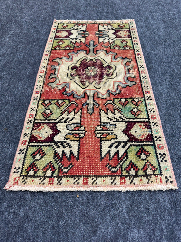 Turkish Yastik Rug  1'5" x  2'11" #23916