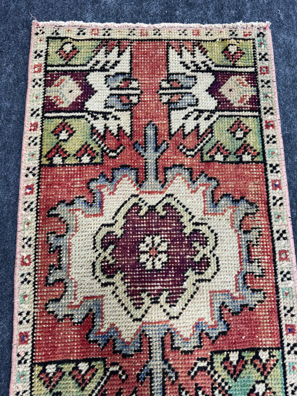 Turkish Yastik Rug  1'5" x  2'11" #23916