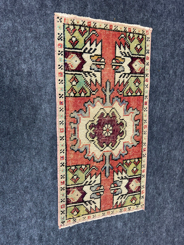 Turkish Yastik Rug  1'5" x  2'11" #23916
