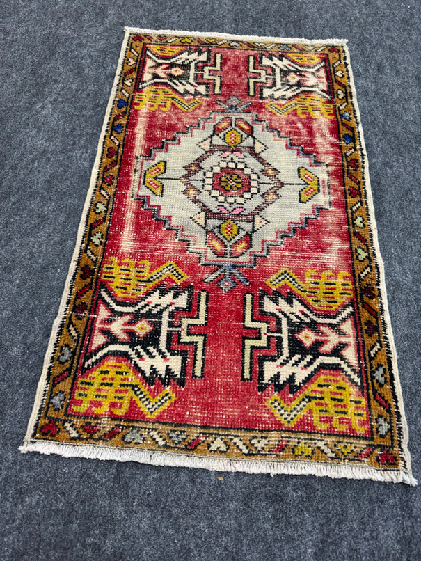 Turkish Yastik Rug  1'9" x  3'2" #23914