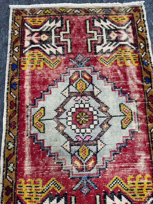Turkish Yastik Rug  1'9" x  3'2" #23914