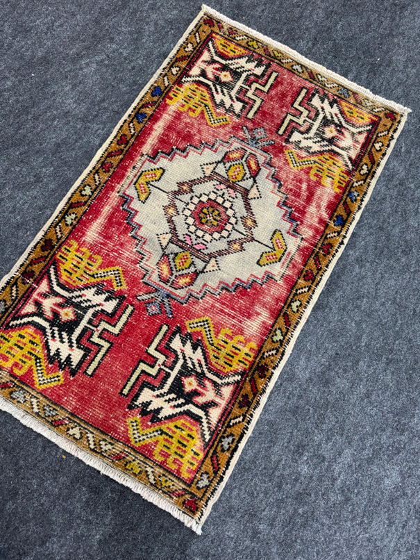 Turkish Yastik Rug  1'9" x  3'2" #23914