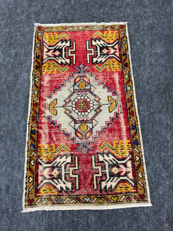 Turkish Yastik Rug  1'9" x  3'2" #23914