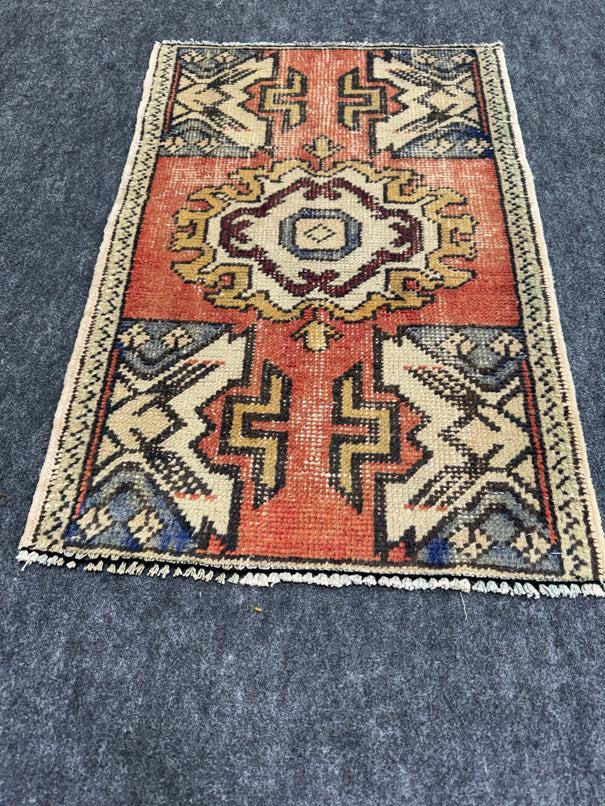Turkish Yastik Rug  1'8" x  2'7" #23925