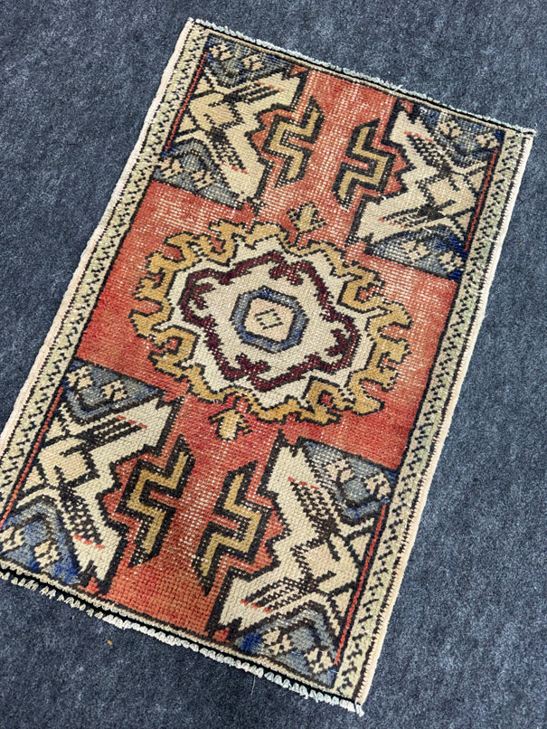 Turkish Yastik Rug  1'8" x  2'7" #23925