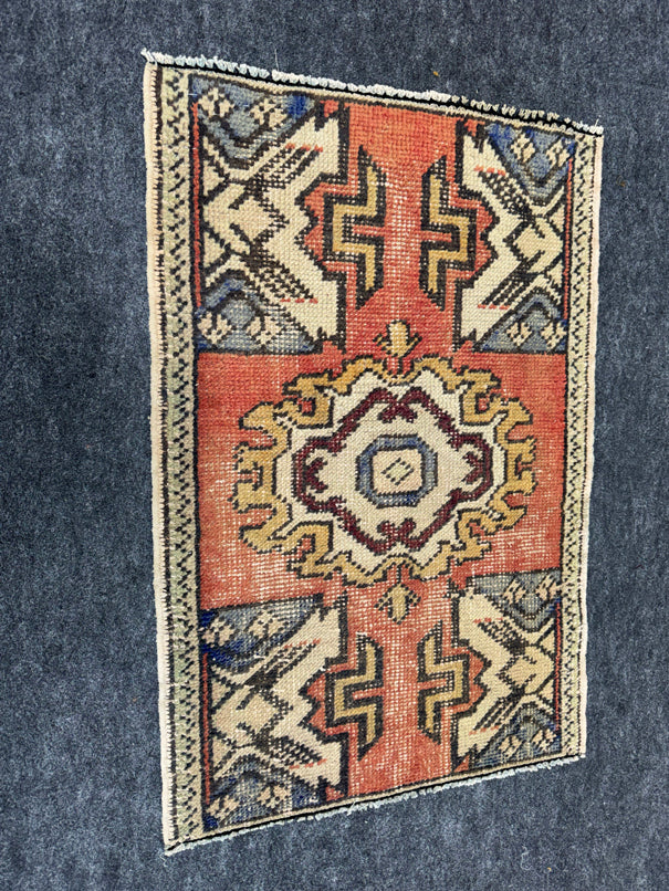 Turkish Yastik Rug  1'8" x  2'7" #23925