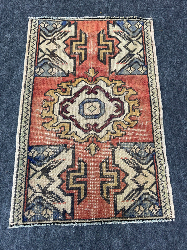 Turkish Yastik Rug  1'8" x  2'7" #23925
