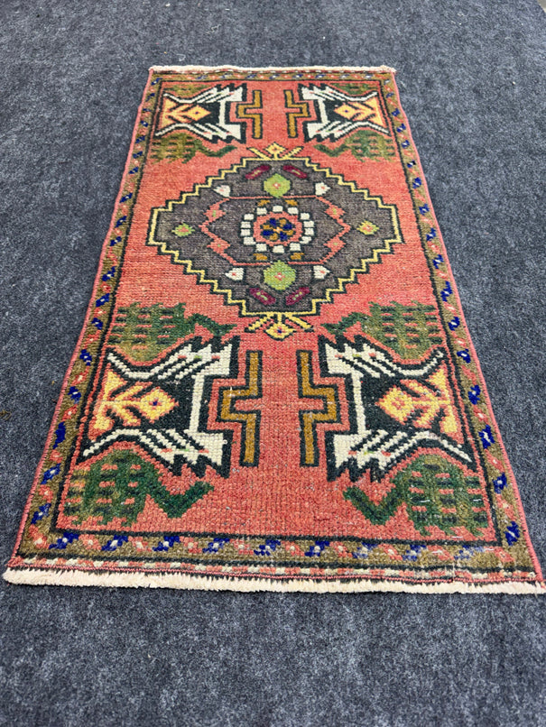 Turkish Yastik Rug  1'7" x  3'2" #23924