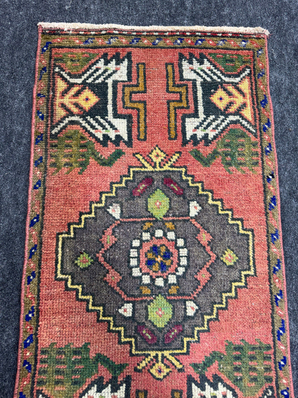 Turkish Yastik Rug  1'7" x  3'2" #23924