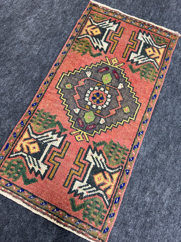 Turkish Yastik Rug  1'7" x  3'2" #23924