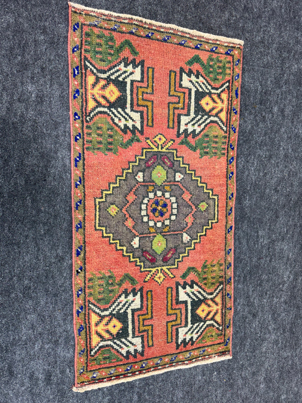 Turkish Yastik Rug  1'7" x  3'2" #23924