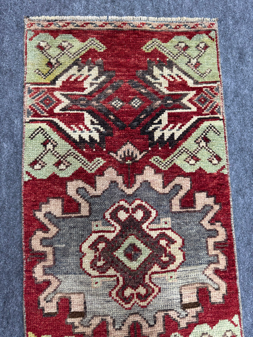 Turkish Yastik Rug  1'5" x  3'3" #23929