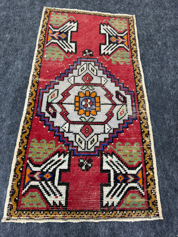Turkish Yastik Rug  1'7" x  3' #23923