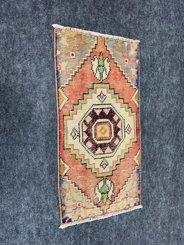 Turkish Yastik Rug  1'6" x  2'10" #23927