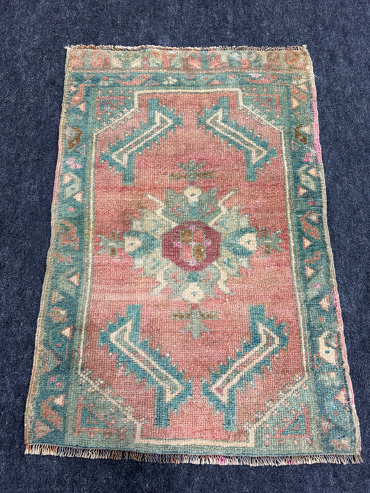 Turkish Yastik Rug  1'9" x  2'8" #23936