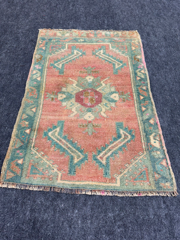 Turkish Yastik Rug  1'9" x  2'8" #23936