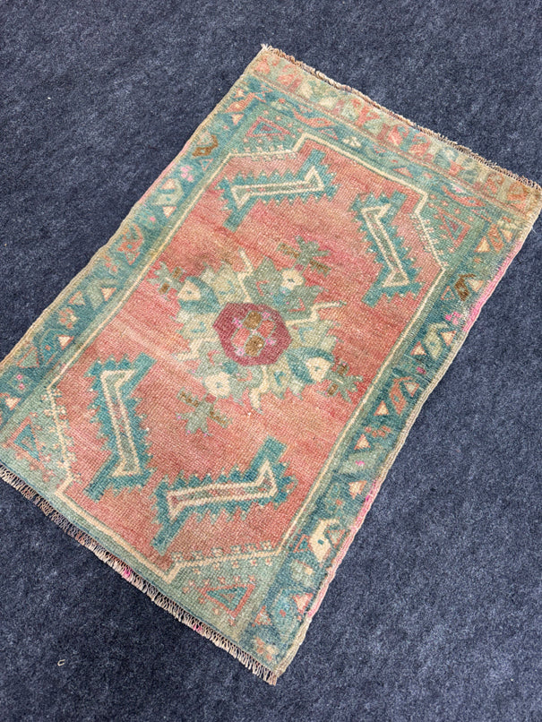 Turkish Yastik Rug  1'9" x  2'8" #23936