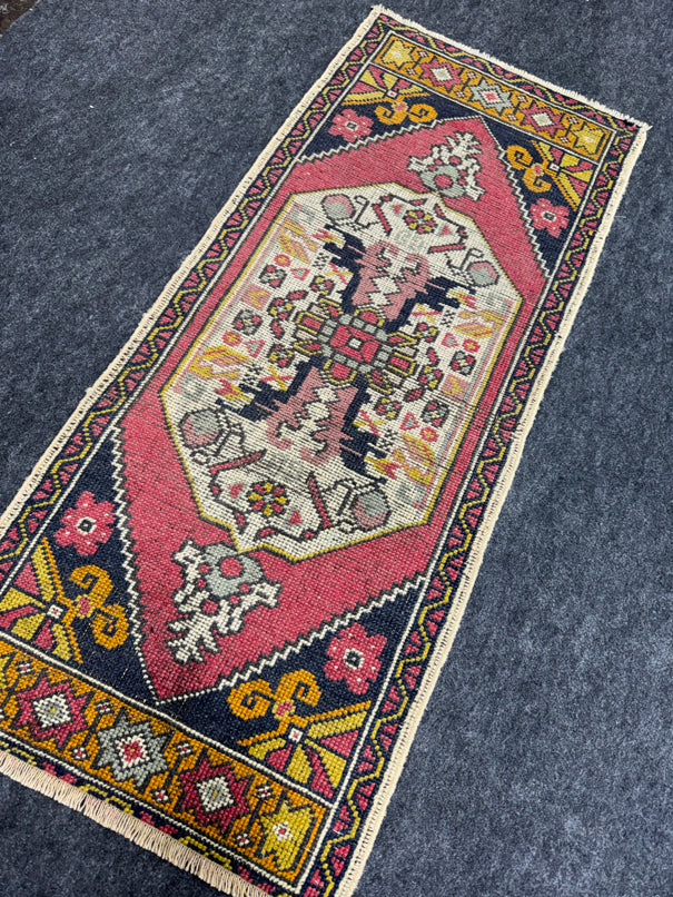 Turkish Yastik Rug  1'8" x  4' #23959