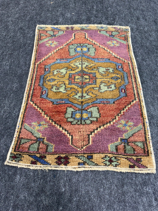 Turkish Yastik Rug  1'6" x  2'4" #23957