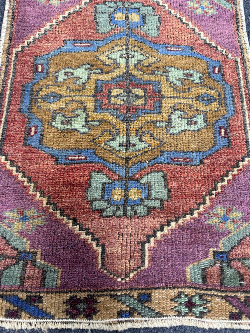 Turkish Yastik Rug  1'6" x  2'4" #23957
