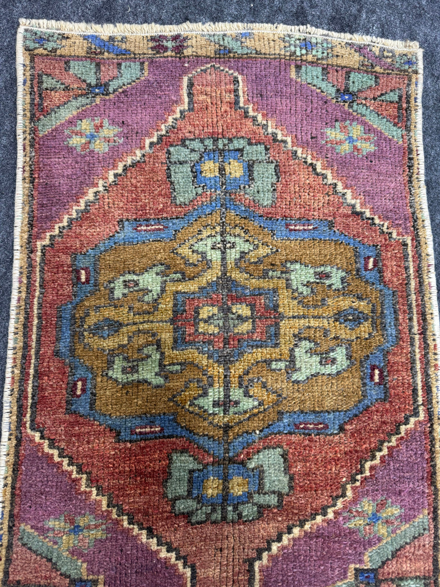 Turkish Yastik Rug  1'6" x  2'4" #23957