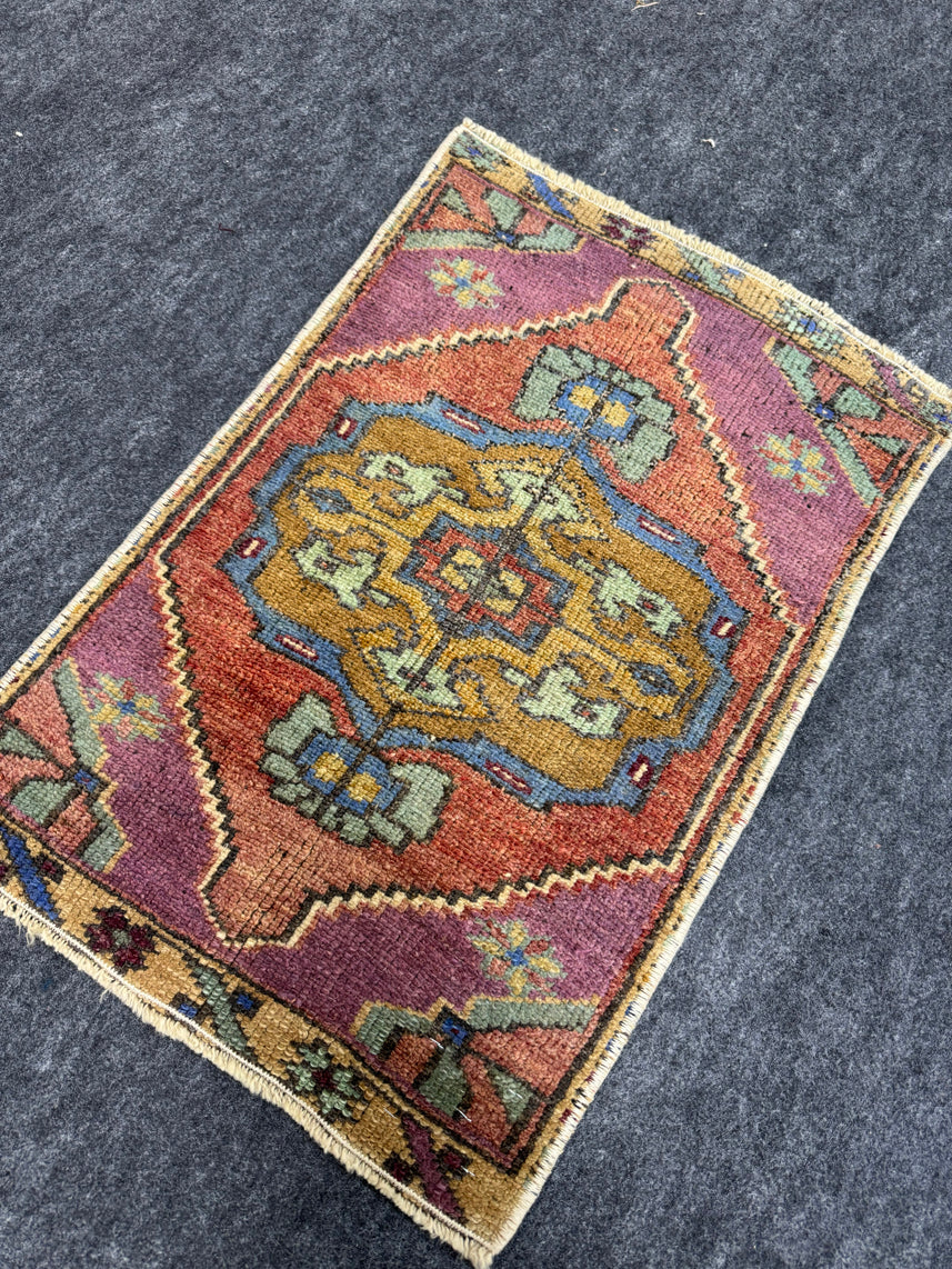 Turkish Yastik Rug  1'6" x  2'4" #23957