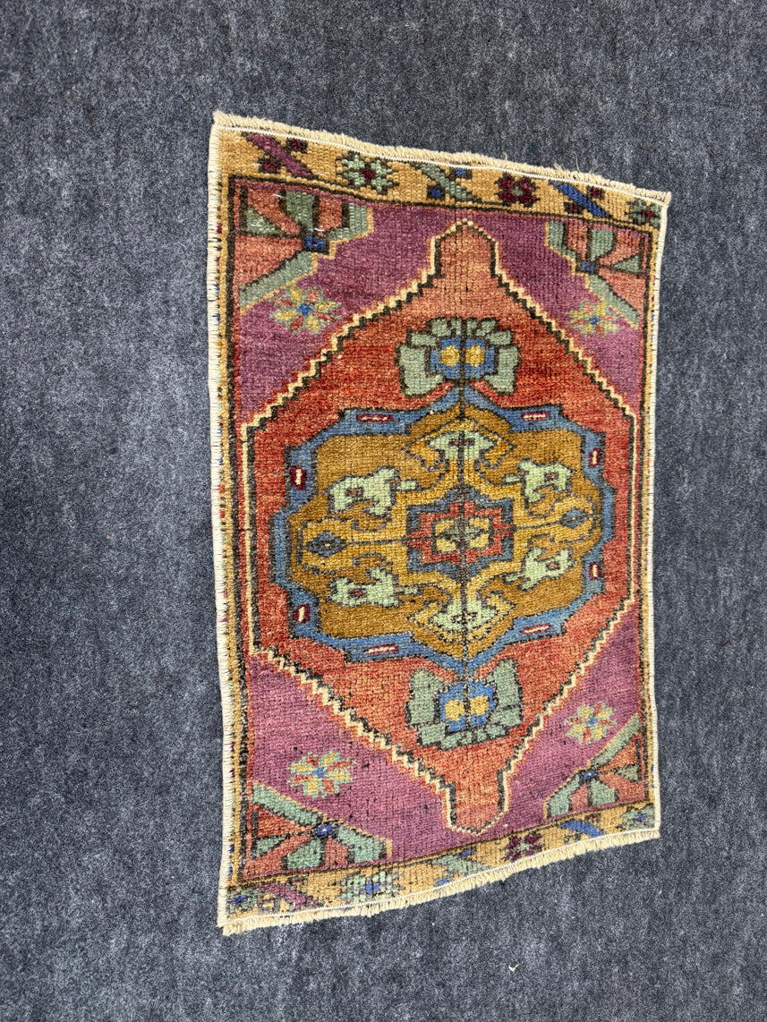 Turkish Yastik Rug  1'6" x  2'4" #23957