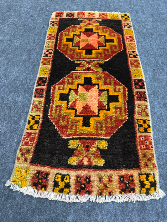 Turkish Yastik Rug  1'6" x  3'2" #23958