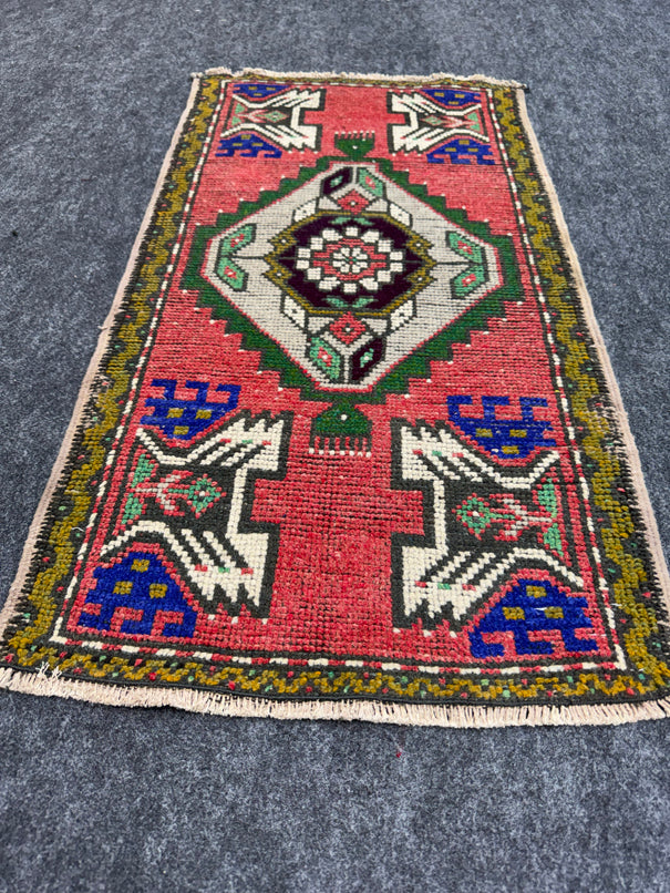 Turkish Yastik Rug  1'8" x  3'2" #23912