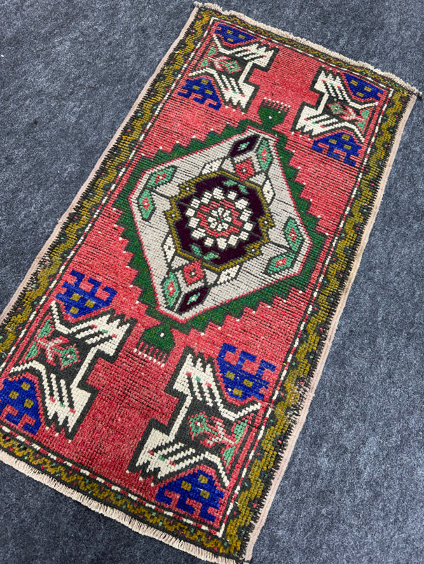 Turkish Yastik Rug  1'8" x  3'2" #23912