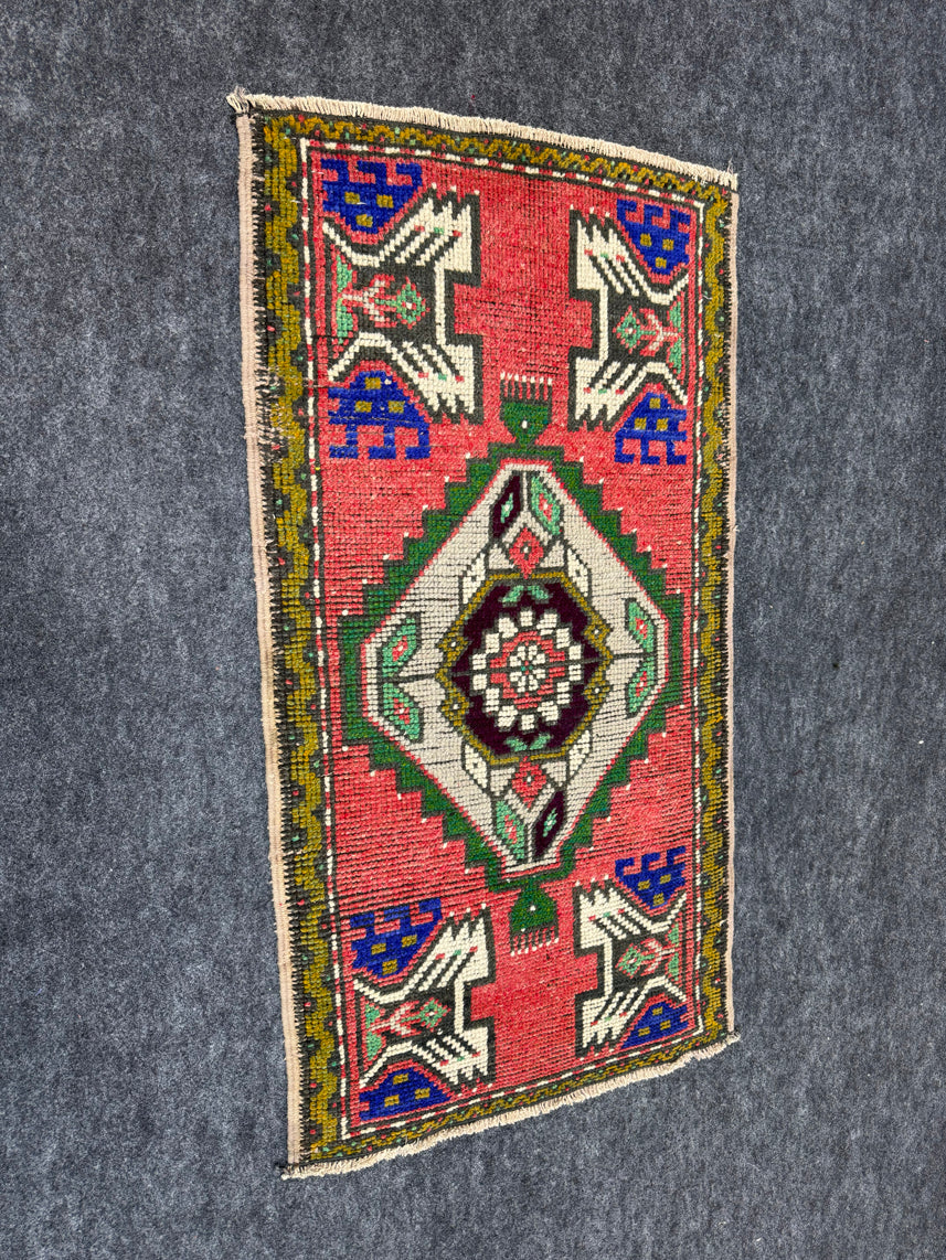 Turkish Yastik Rug  1'8" x  3'2" #23912