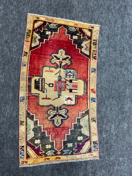 Turkish Yastik Rug  1'8" x  3'2" #23910