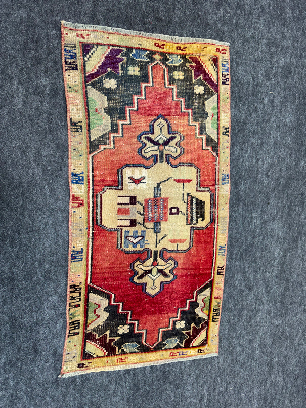 Turkish Yastik Rug  1'8" x  3'2" #23910