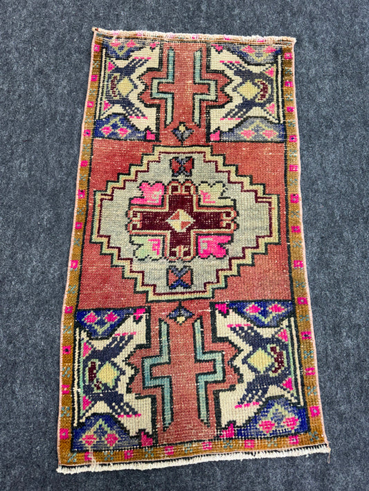 Turkish Yastik Rug  1'7" x  3'1" #23909