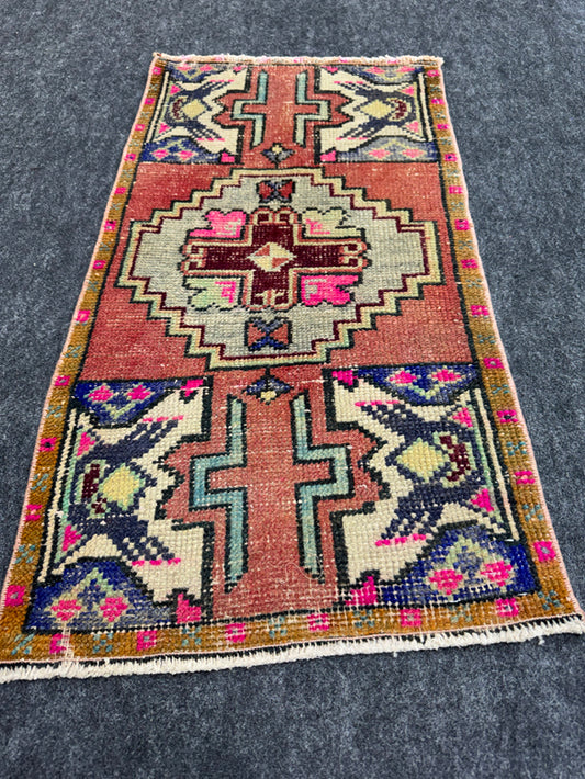 Turkish Yastik Rug  1'7" x  3'1" #23909