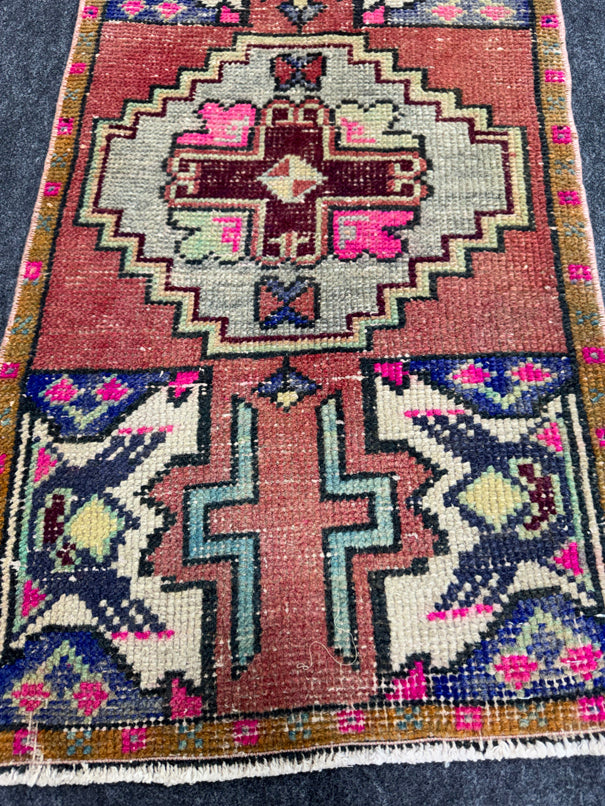 Turkish Yastik Rug  1'7" x  3'1" #23909