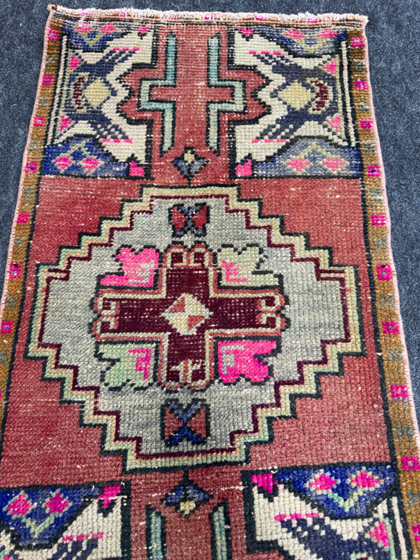 Turkish Yastik Rug  1'7" x  3'1" #23909